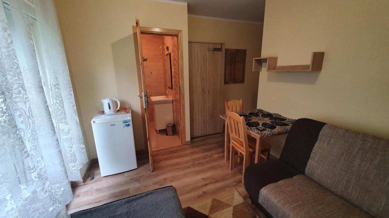"U Izy" Pokoje Goscinne I Przyczepy Campingowe 梅尔诺 外观 照片